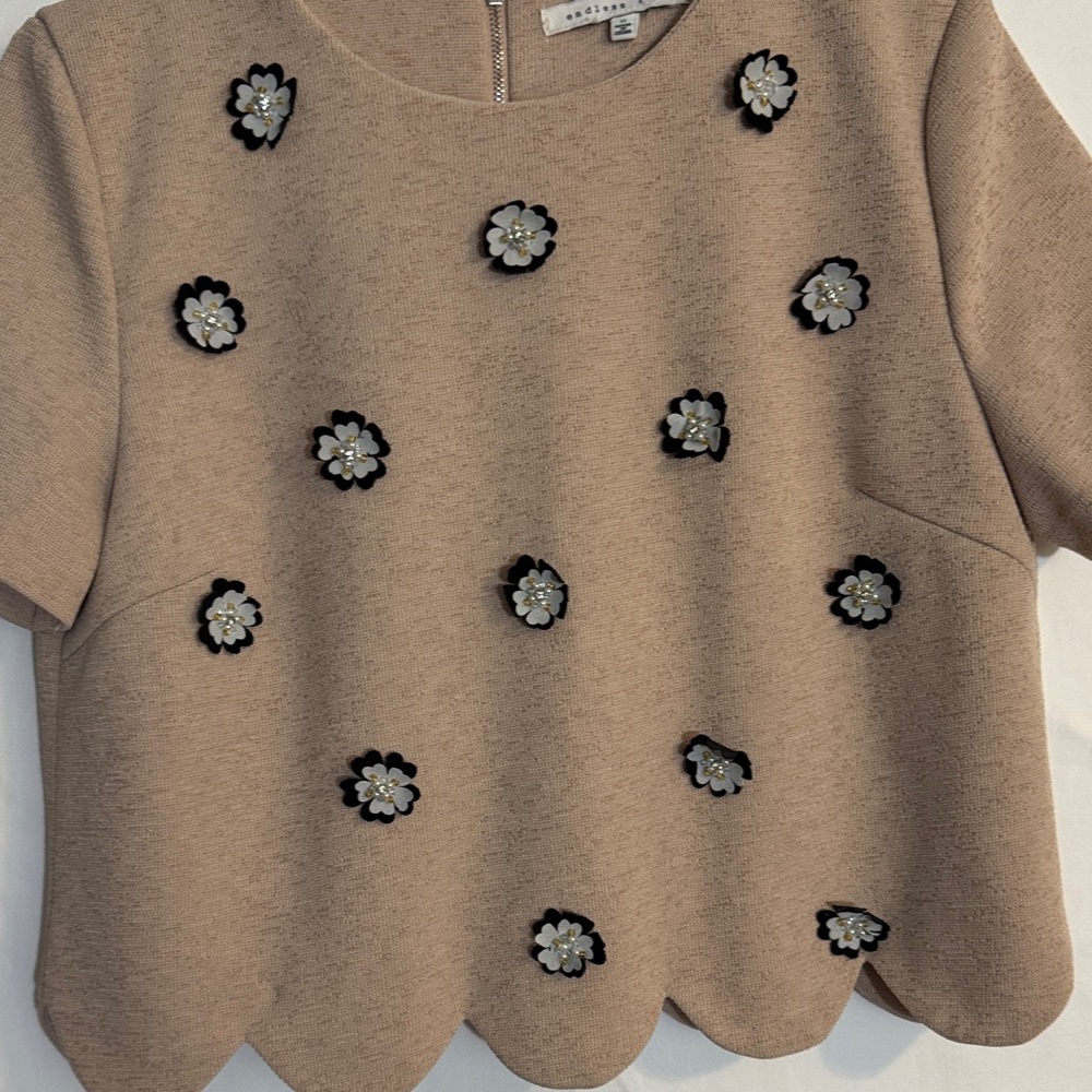 Endless Rose Beige Blouse with Floral Details - Picture 5 of 6